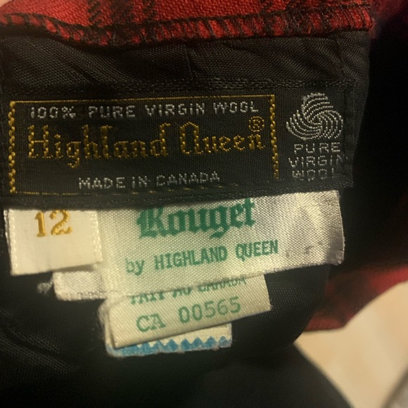 Vintage 1970s Pure Wool Red and Black Tartan Skirt. - Picture 9 of 9